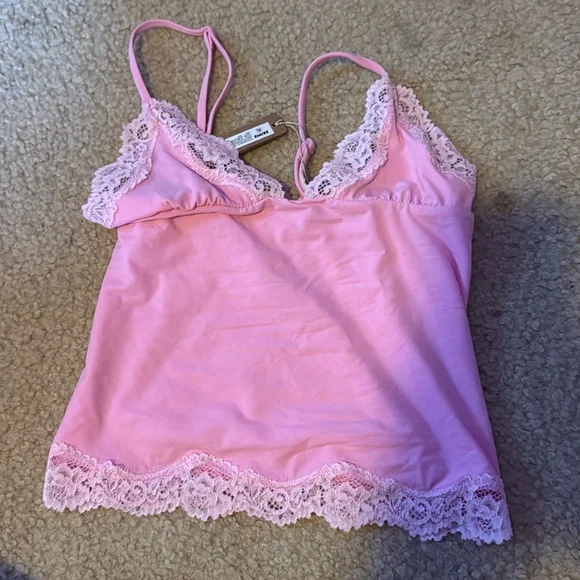 NWT. SKIMS Fits Everybody Lace Cami Bubblegum Tonal. XXS - Picture 1 of 3
